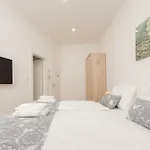 Unique Luxury Feriatum Lissa *