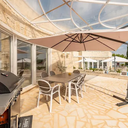 Unique Luxury Feriatum Lissa 别墅 Ždrelac