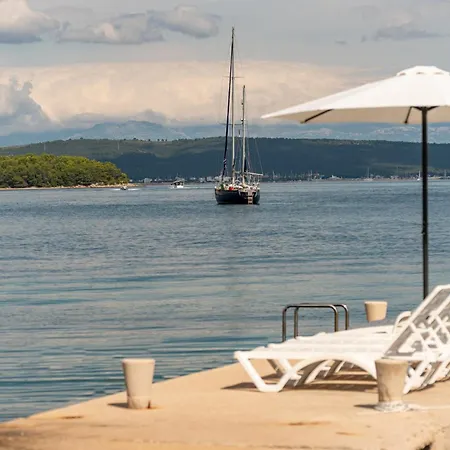 Unique Luxury Feriatum Lissa 别墅 Ždrelac
