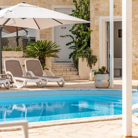 Villa Unique Luxury Feriatum Lissa *