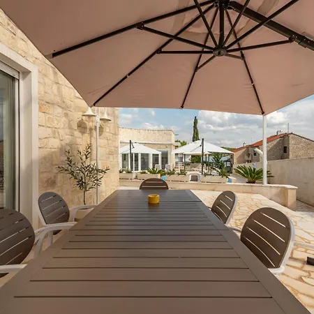 Unique Luxury Feriatum Lissa * Ždrelac