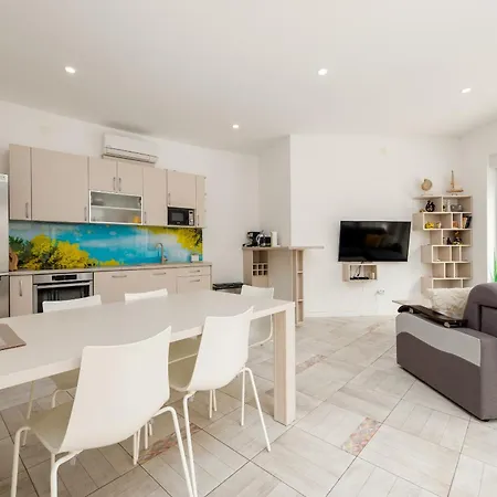 Unique Luxury Feriatum Lissa * Ždrelac