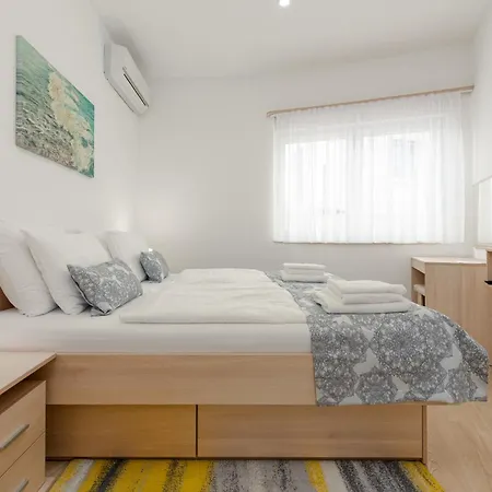 Unique Luxury Feriatum Lissa Villa