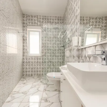 Unique Luxury Feriatum Lissa Villa