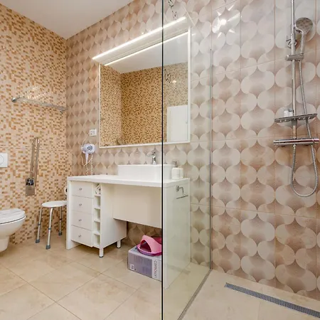 Unique Luxury Feriatum Lissa Villa