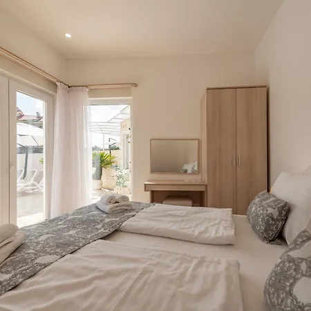 Unique Luxury Feriatum Lissa Villa