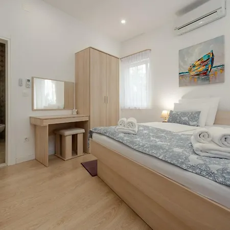 Unique Luxury Feriatum Lissa Villa *