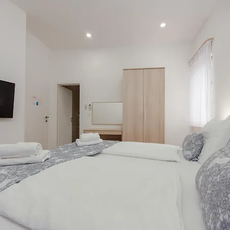 Unique Luxury Feriatum Lissa Villa