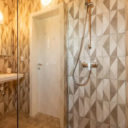 Unique Luxury Feriatum Lissa *