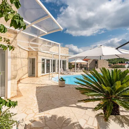 Unique Luxury Feriatum Lissa Ždrelac