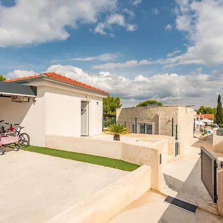 Unique Luxury Feriatum Lissa Ždrelac