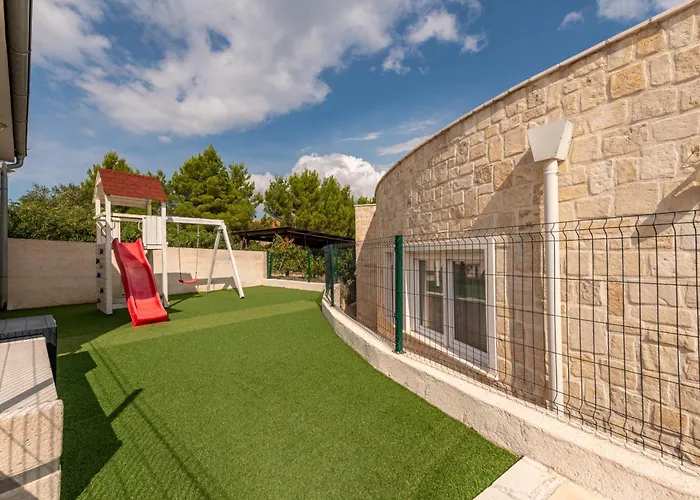 Unique Luxury Feriatum Lissa