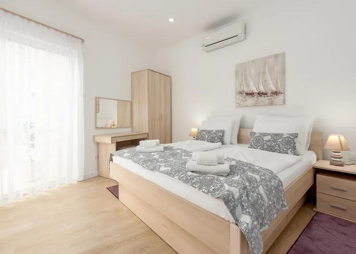 Unique Luxury Feriatum Lissa Ждрелац