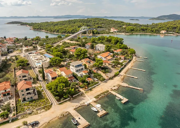 Unique Luxury Feriatum Lissa *