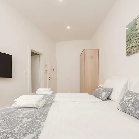 Unique Luxury Feriatum Lissa *