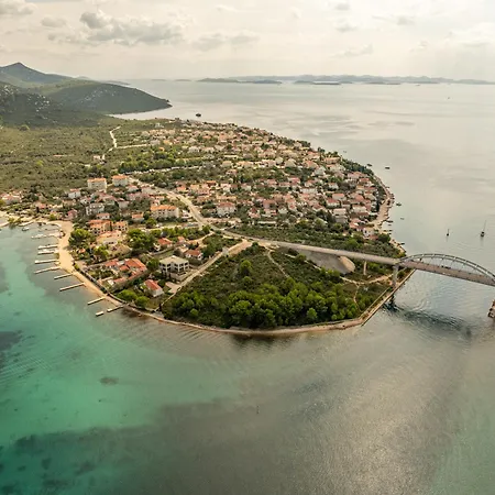 Unique Luxury Feriatum Lissa * Ždrelac