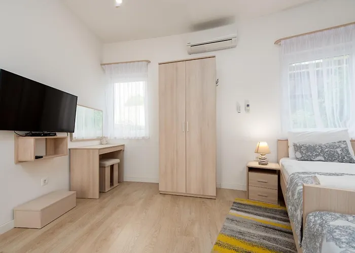 Villa Unique Luxury Feriatum Lissa