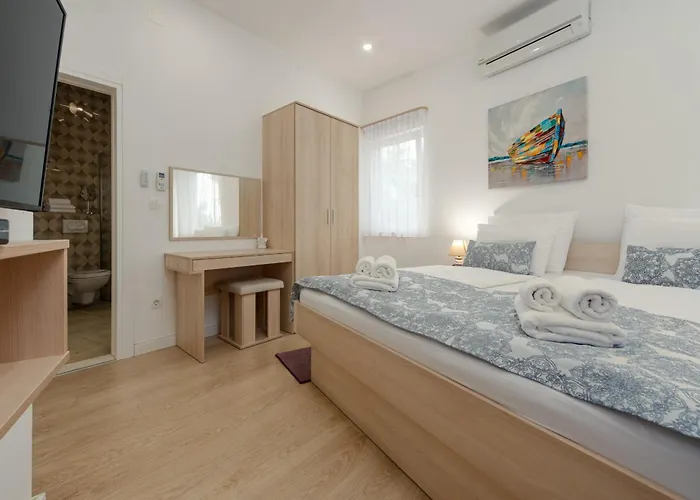 Unique Luxury Feriatum Lissa Villa *