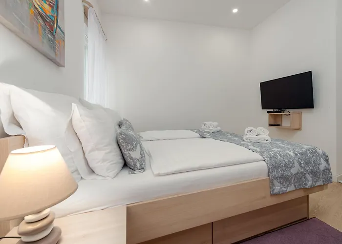 Villa Unique Luxury Feriatum Lissa