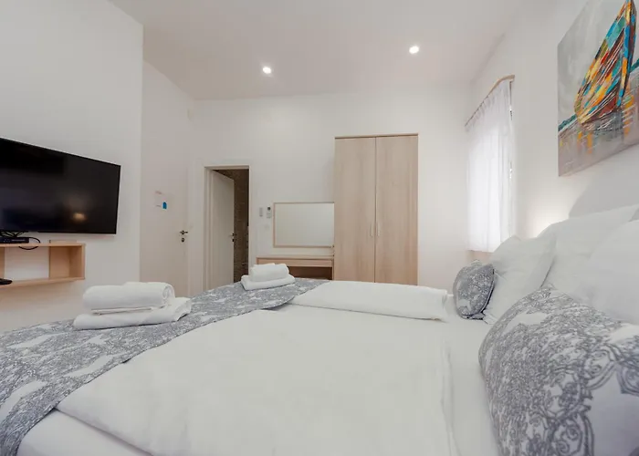 Unique Luxury Feriatum Lissa Villa