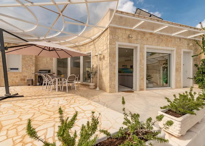 Villa Unique Luxury Feriatum Lissa