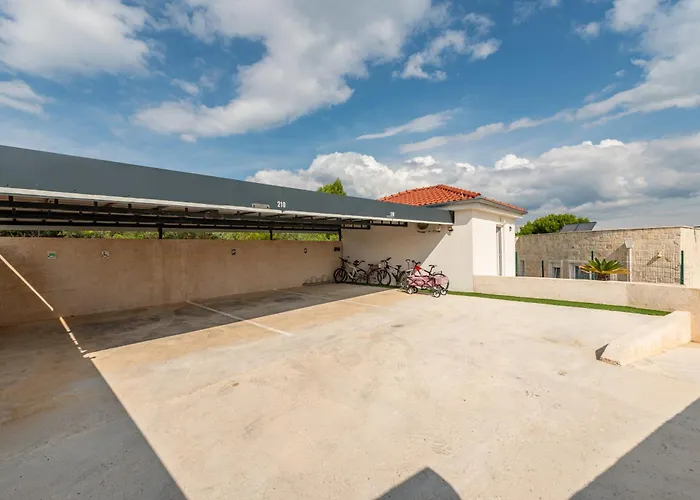 Villa Unique Luxury Feriatum Lissa *